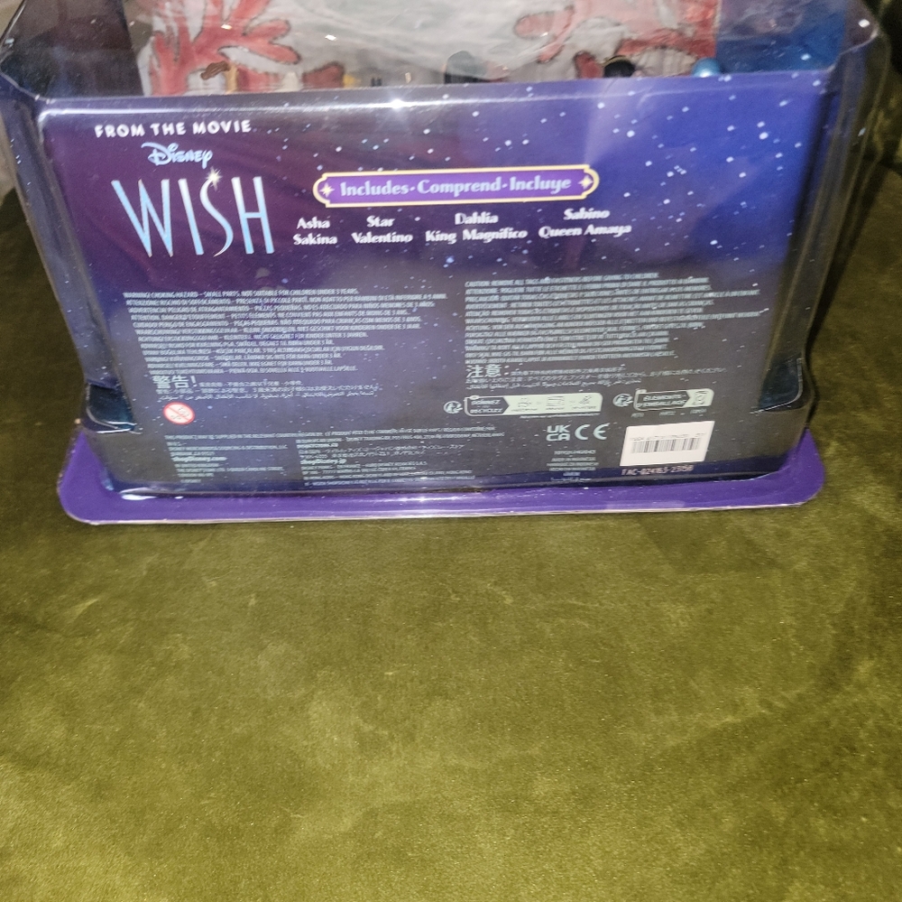 New in Box NWT Delux Disney Wish Figurine Set - Picture 5 of 7